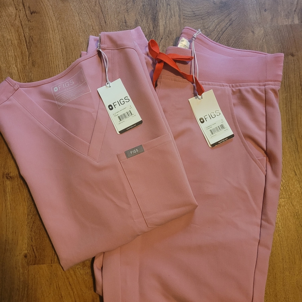 BNWT Figs Chalk Pink set